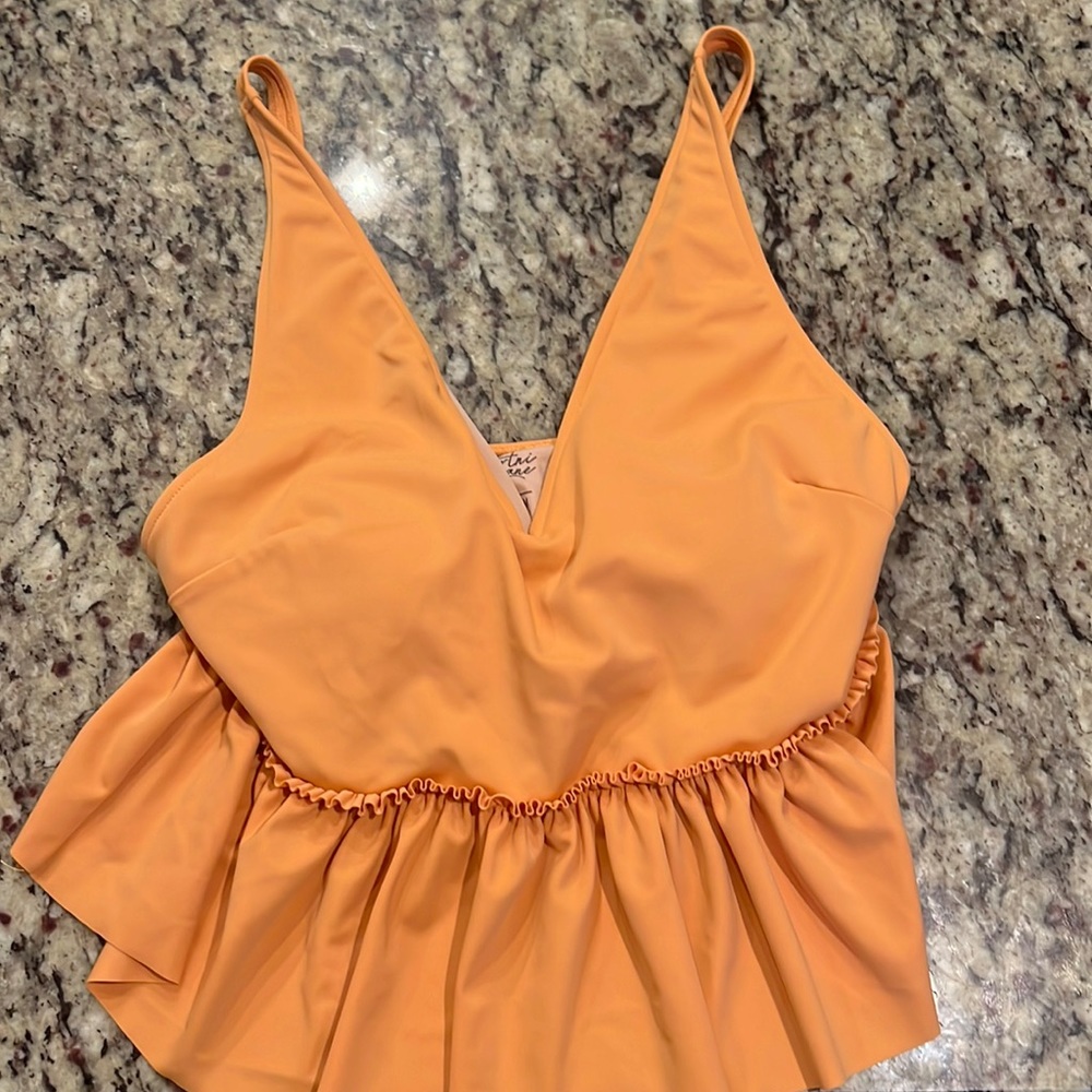 Kortni Jeane v neck